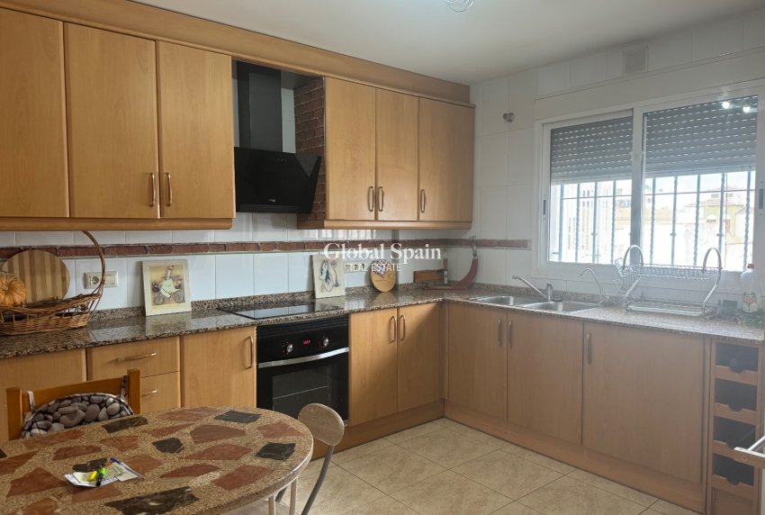 Wederverkoop - Duplex -
Ondara