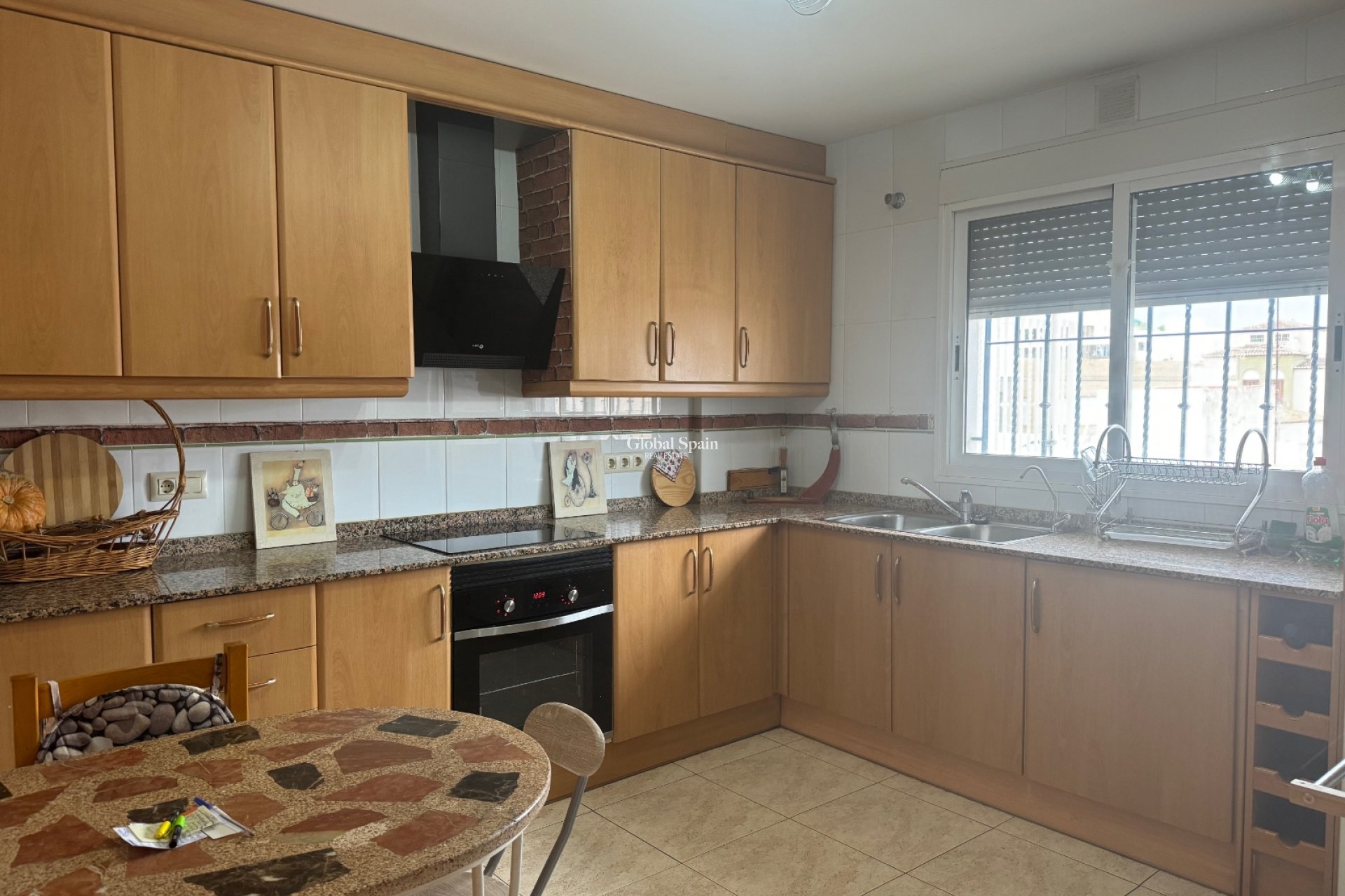 Wederverkoop - Duplex -
Ondara