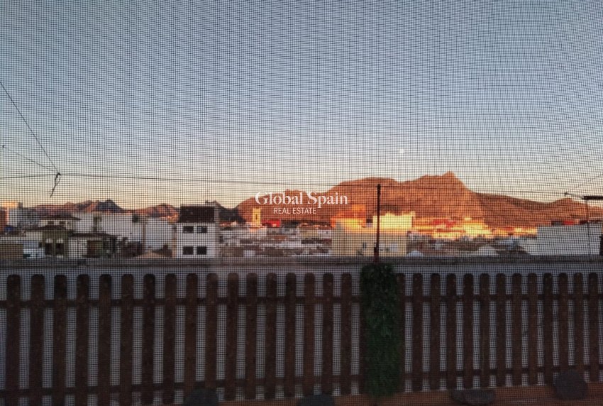 Wederverkoop - Duplex -
Ondara