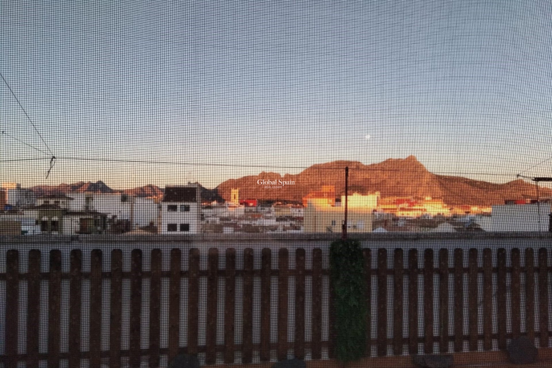 Wederverkoop - Duplex -
Ondara