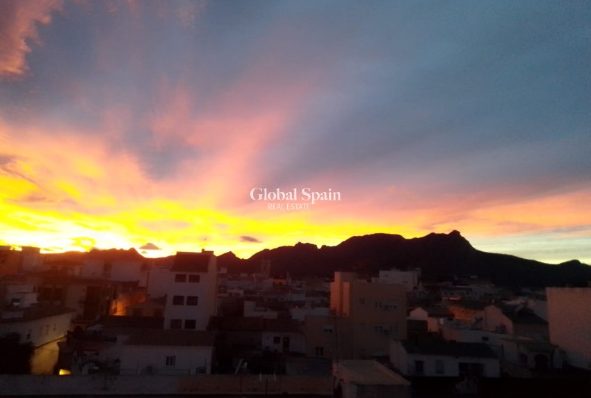 Wederverkoop - Duplex -
Ondara