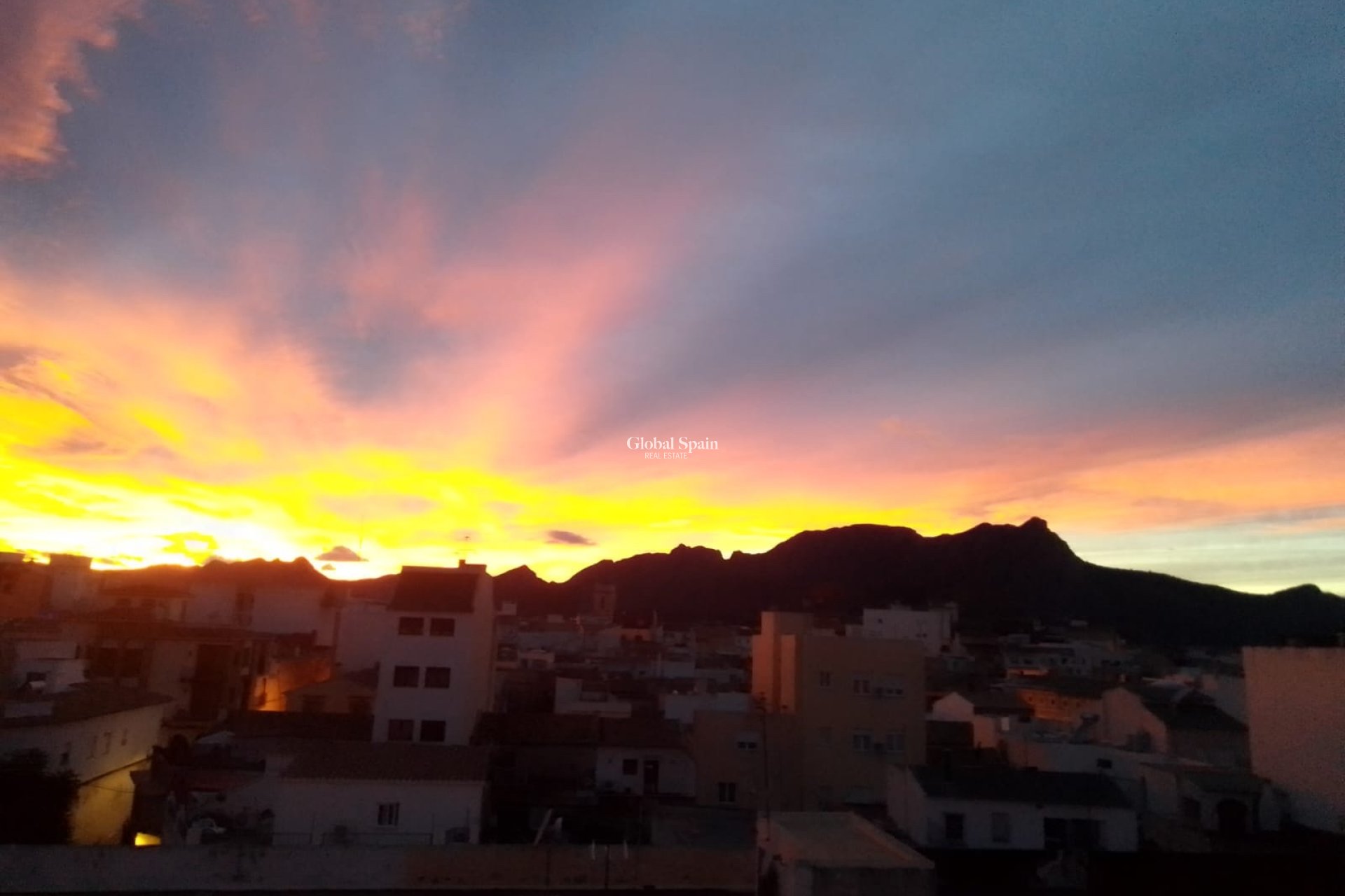 Wederverkoop - Duplex -
Ondara