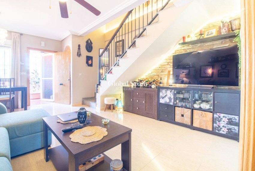 Wederverkoop - Duplex -
TORREVIEJA - La Siesta - El Salado - Torreta