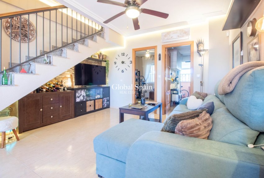 Wederverkoop - Duplex -
TORREVIEJA - La Siesta - El Salado - Torreta