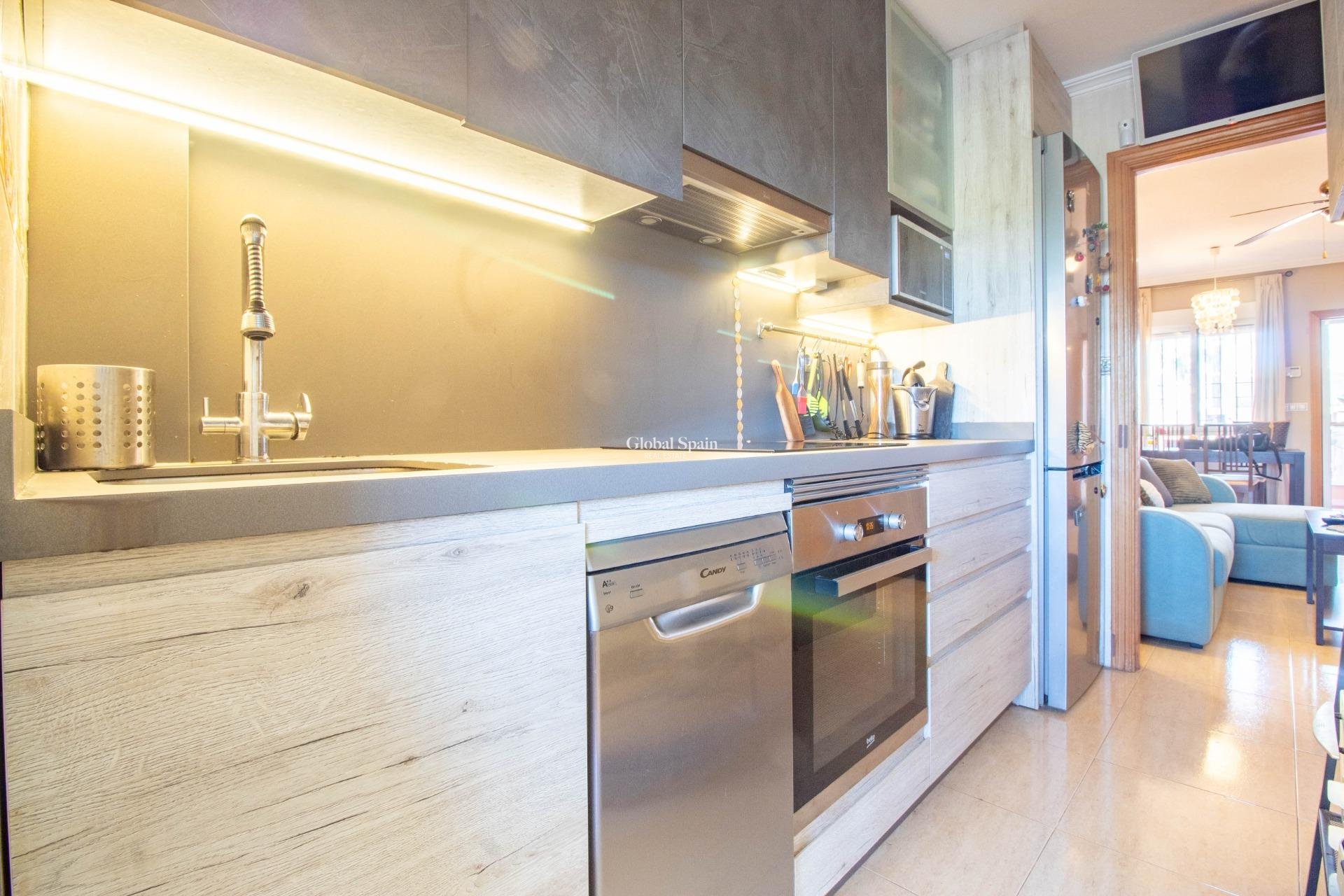 Wederverkoop - Duplex -
TORREVIEJA - La Siesta - El Salado - Torreta