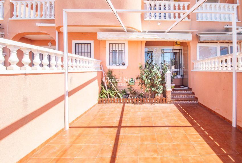 Wederverkoop - Duplex -
TORREVIEJA - La Siesta - El Salado - Torreta