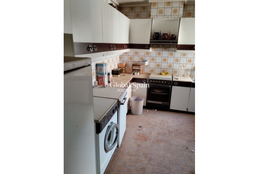 Wederverkoop - Gebouw -
TORREVIEJA - Costa Blanca Sur