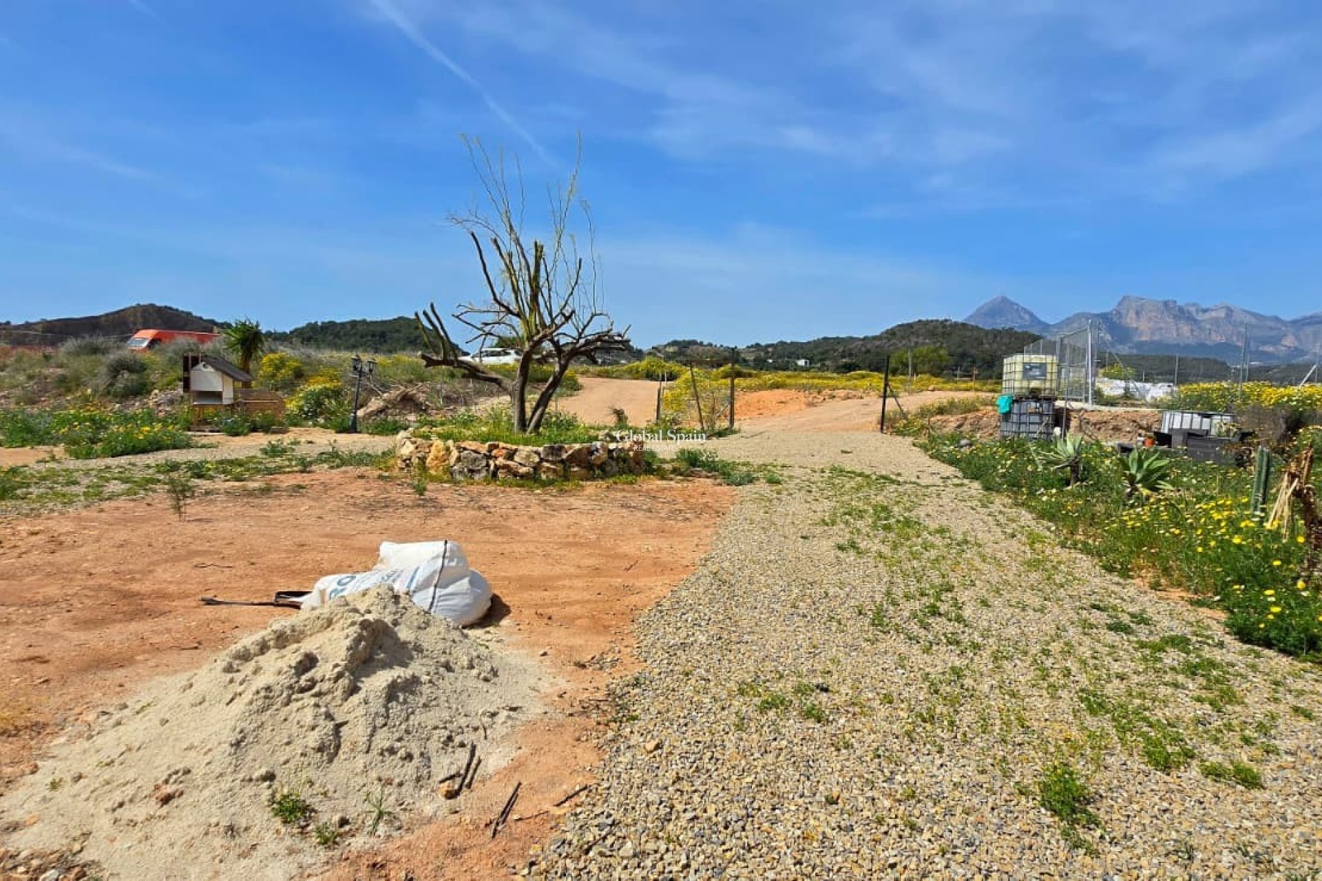 Wederverkoop - GROND -
ALTEA - Olla Altea