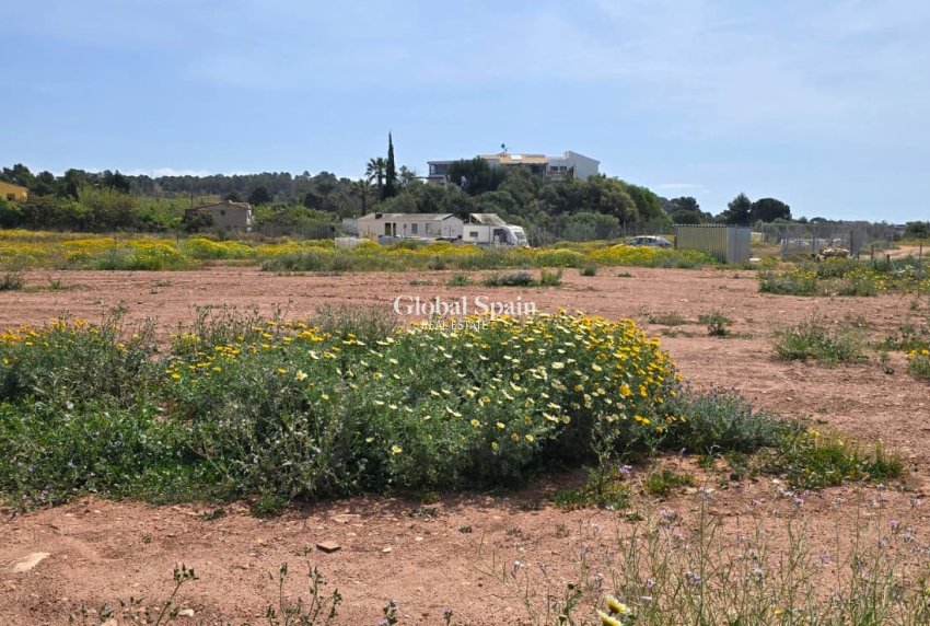 Wederverkoop - GROND -
ALTEA