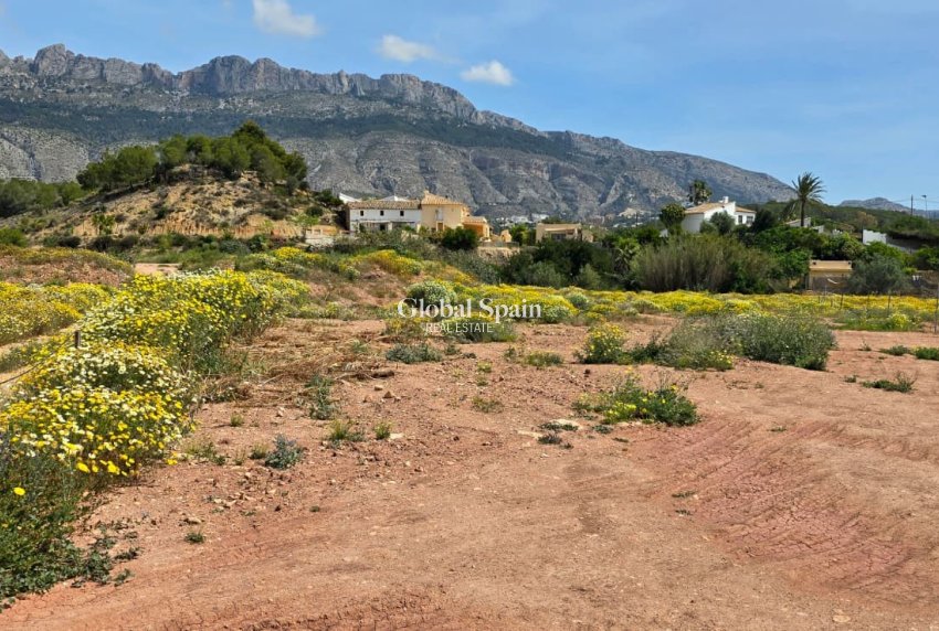 Wederverkoop - GROND -
ALTEA