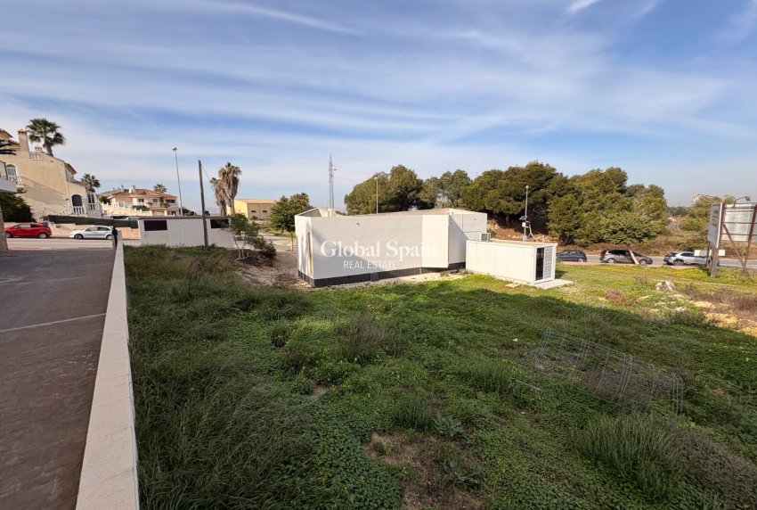 Wederverkoop - GROND -
CIUDAD QUESADA - La Marquesa Golf