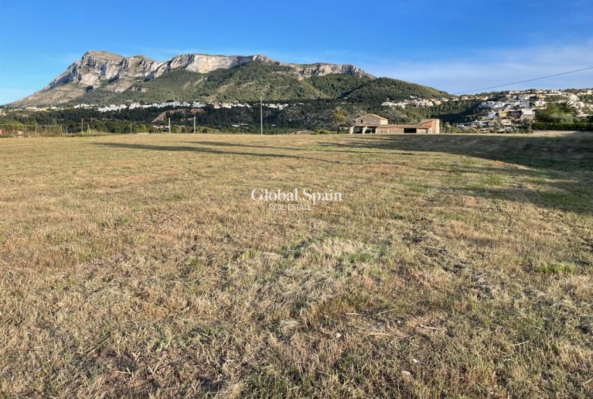Wederverkoop - GROND -
DENIA - Costa Blanca