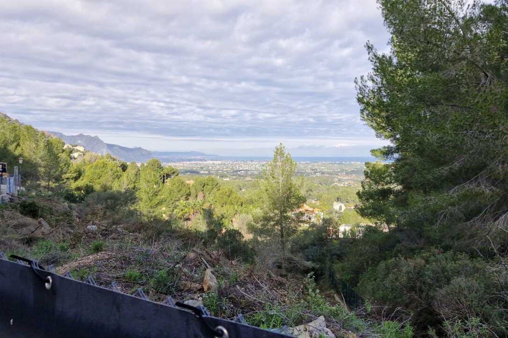 Wederverkoop - GROND -
DENIA - Inland