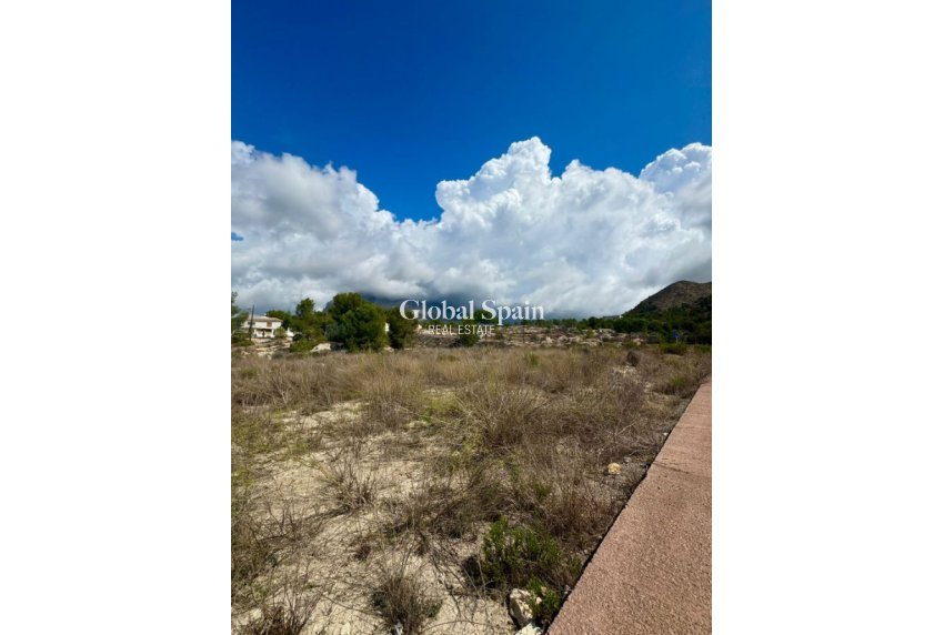 Wederverkoop - GROND -
FINESTRAT - Costa Blanca