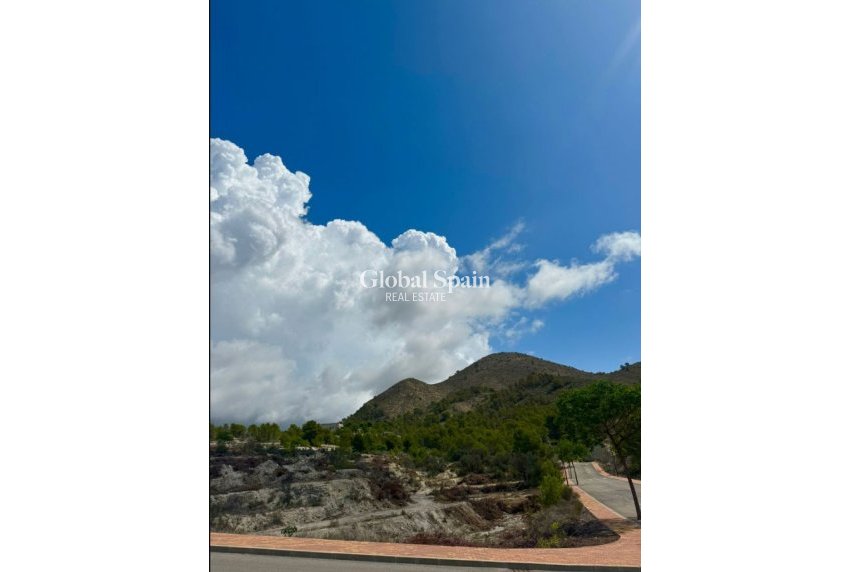 Wederverkoop - GROND -
FINESTRAT - Costa Blanca