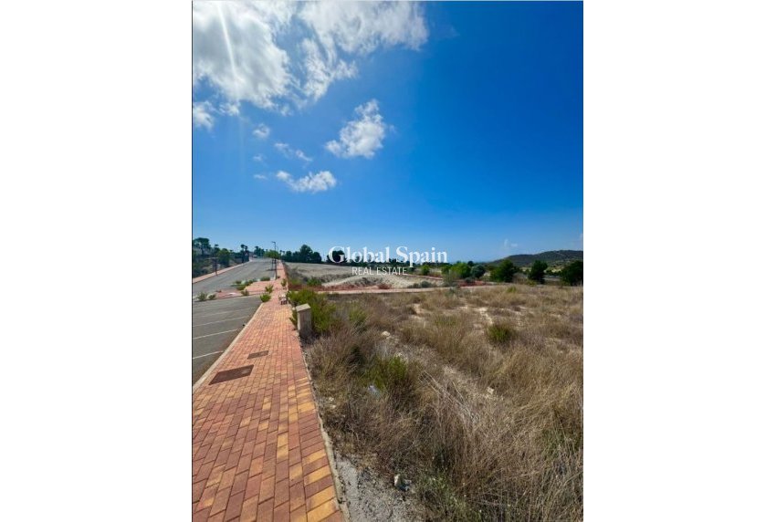 Wederverkoop - GROND -
FINESTRAT - Costa Blanca