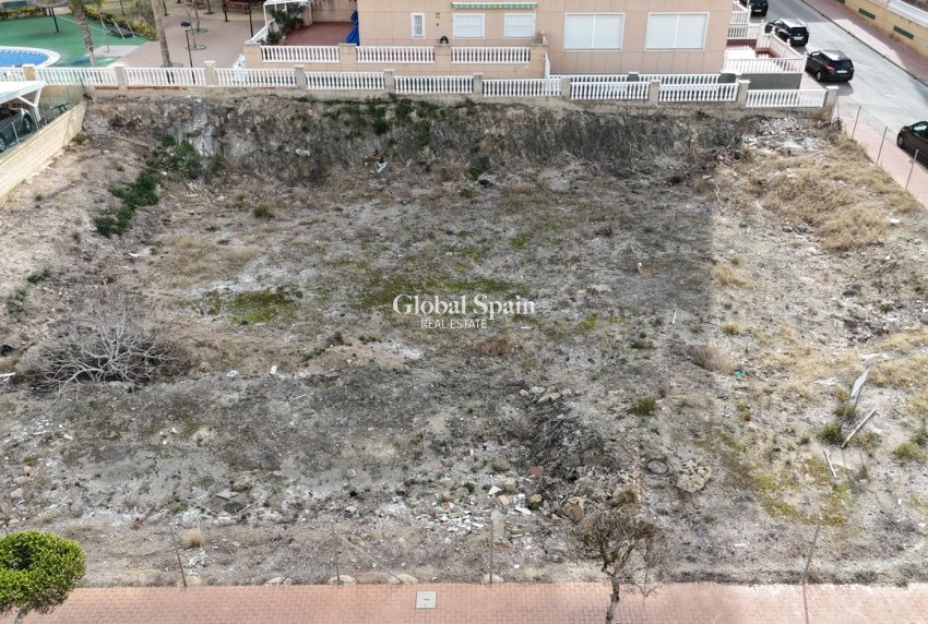 Wederverkoop - GROND -
GUARDAMAR DEL SEGURA - Costa Blanca