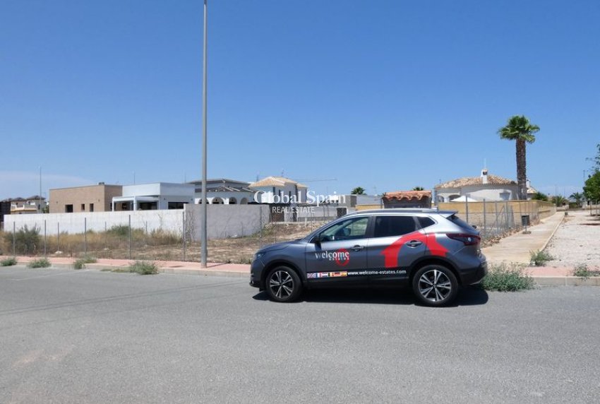 Wederverkoop - GROND -
LA MARINA - Costa Blanca