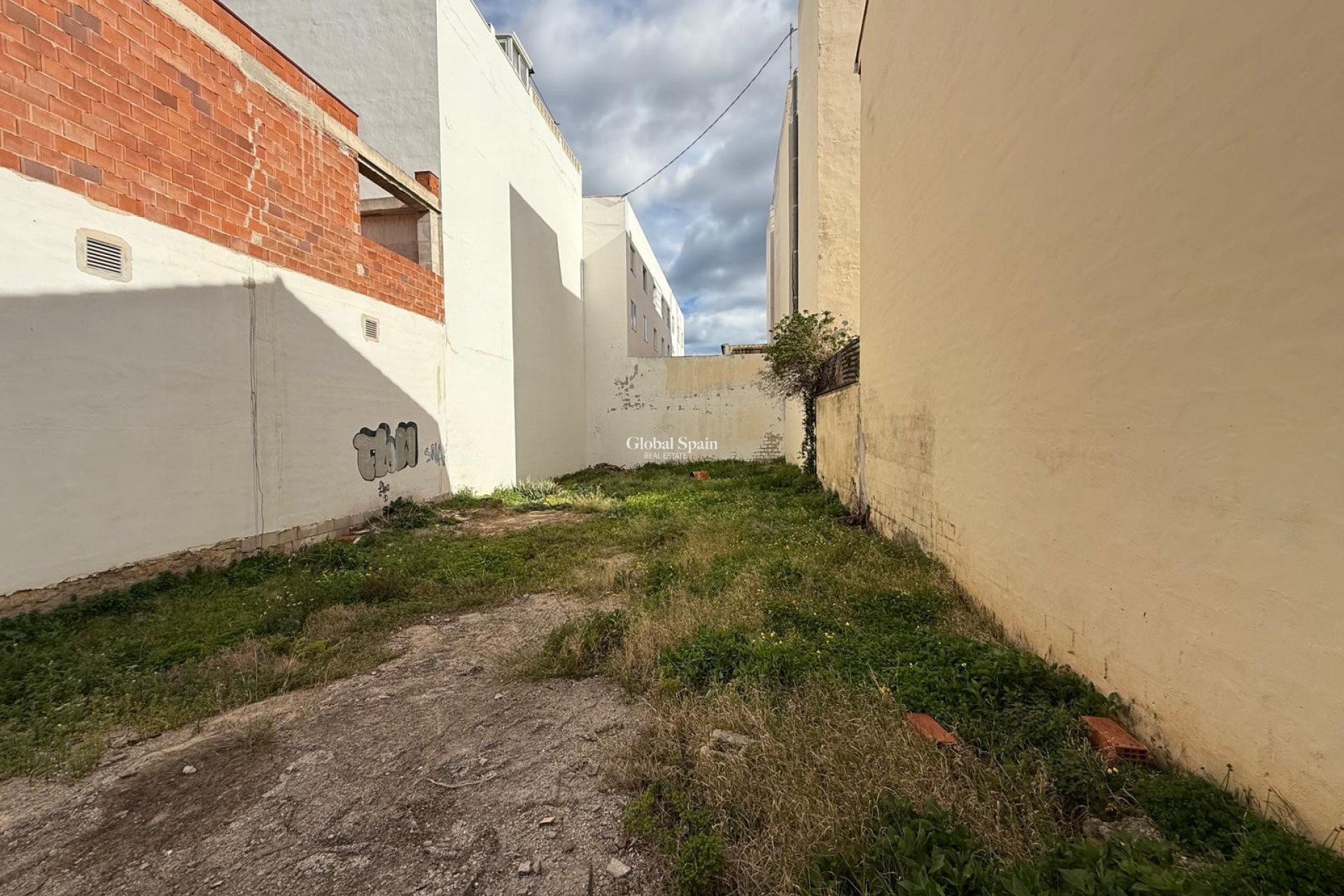 Wederverkoop - GROND -
ONDARA - Ondara