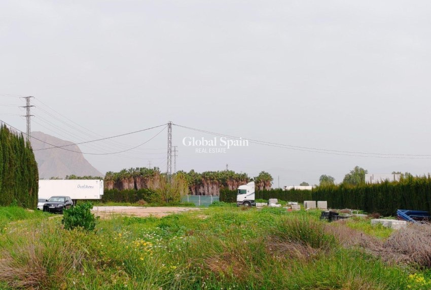 Wederverkoop - GROND -
ORIHUELA