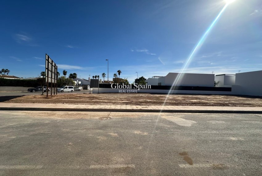 Wederverkoop - GROND -
SAN JAVIER - Santiago de la Ribera