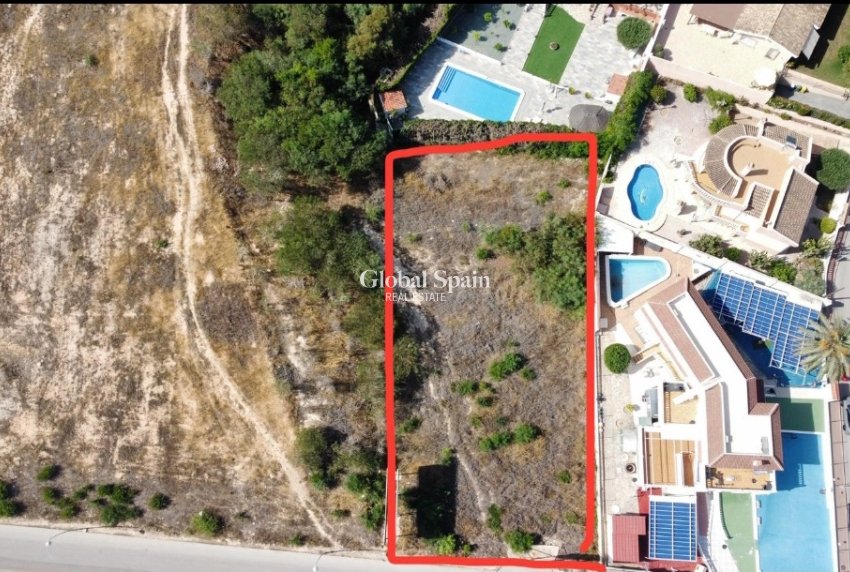 Wederverkoop - GROND -
TORREVIEJA - Costa Blanca