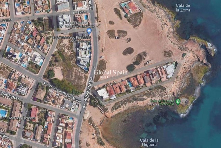 Wederverkoop - GROND -
TORREVIEJA - Zona Los Frutales