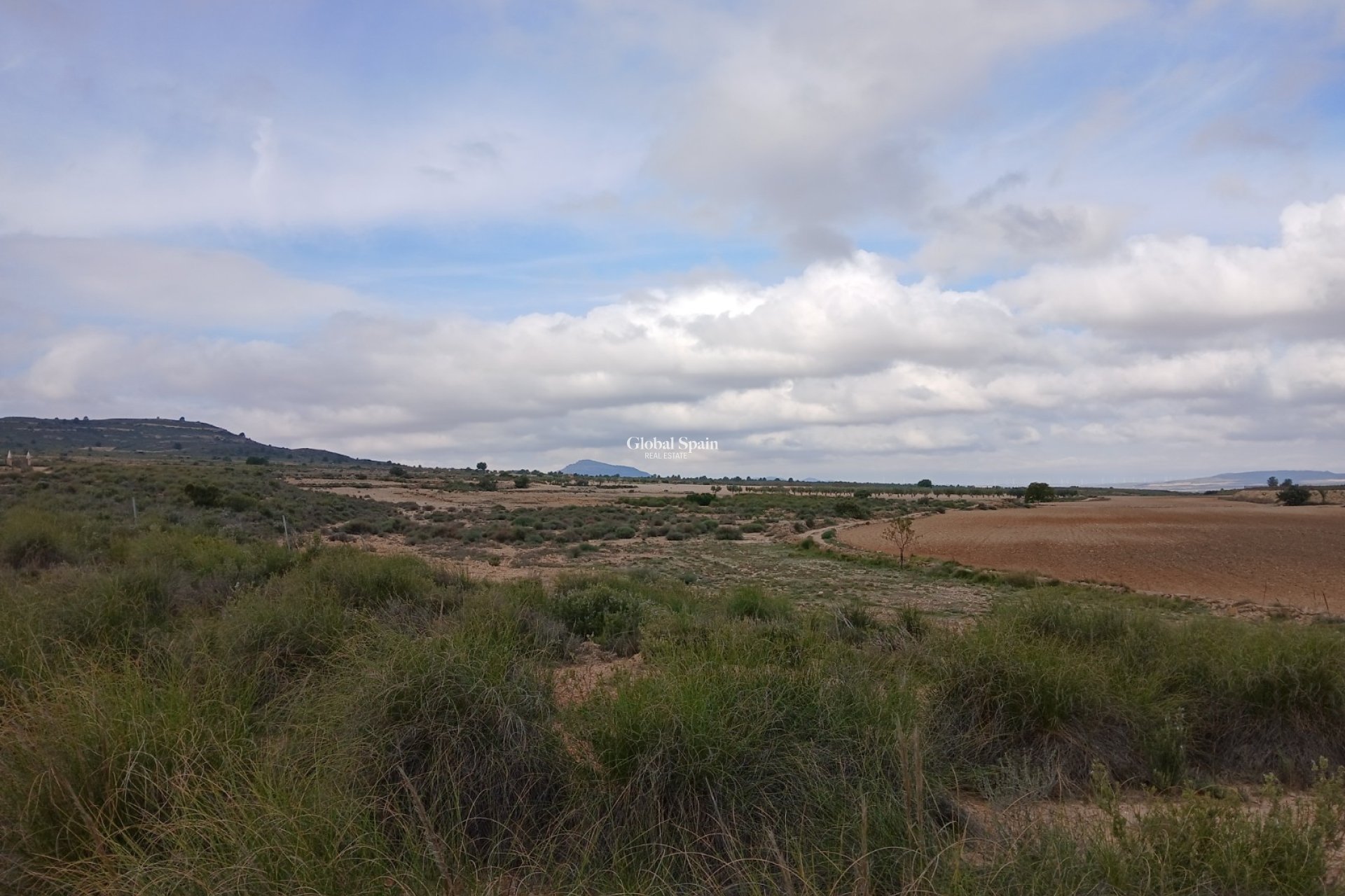 Wederverkoop - GROND -
YECLA - Inland