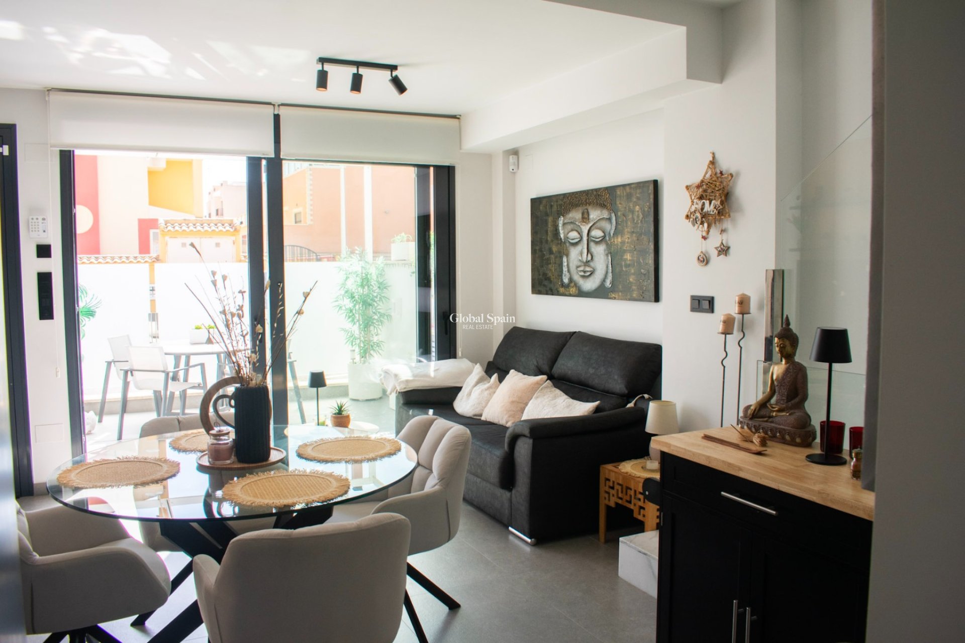 Wederverkoop - Halfvrijstaand -
GUARDAMAR DEL SEGURA