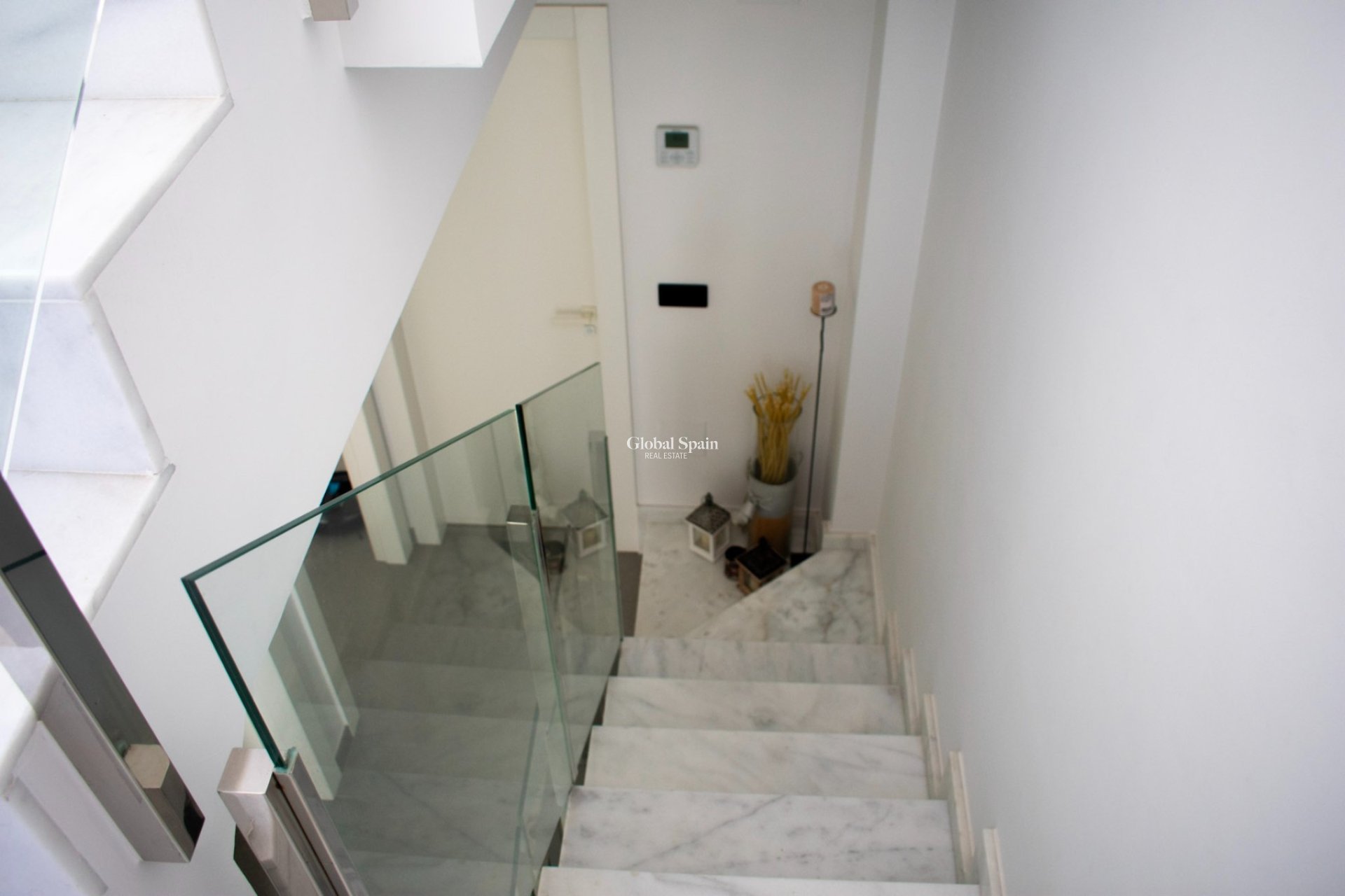 Wederverkoop - Halfvrijstaand -
GUARDAMAR DEL SEGURA