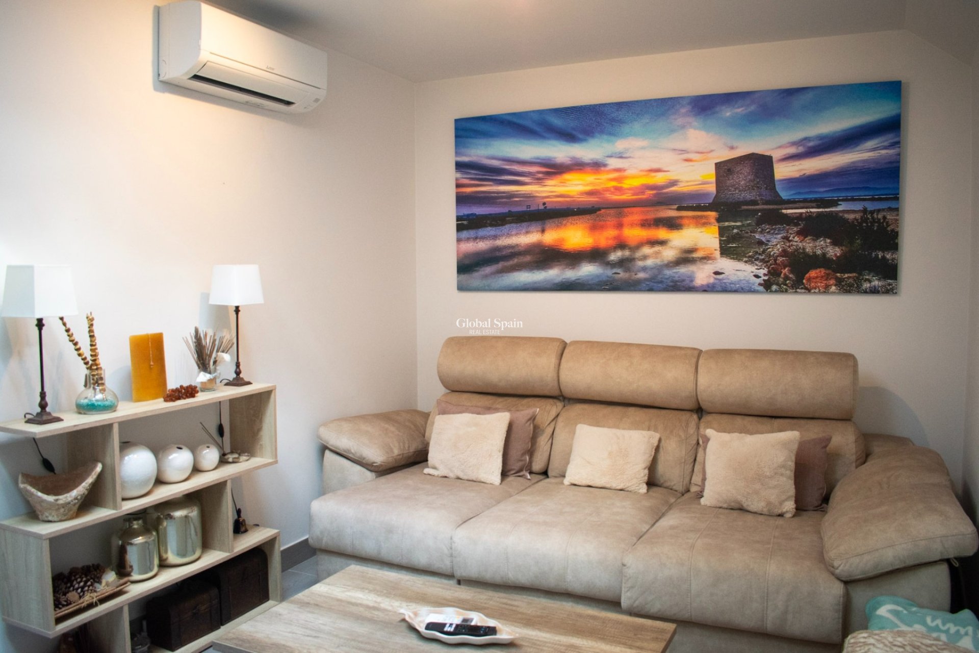 Wederverkoop - Halfvrijstaand -
GUARDAMAR DEL SEGURA