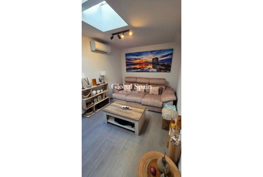 Wederverkoop - Halfvrijstaand -
GUARDAMAR DEL SEGURA