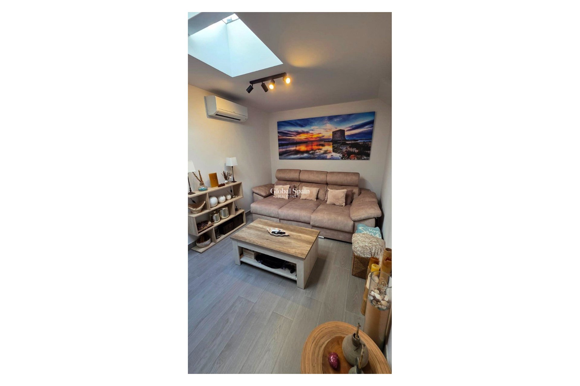 Wederverkoop - Halfvrijstaand -
GUARDAMAR DEL SEGURA