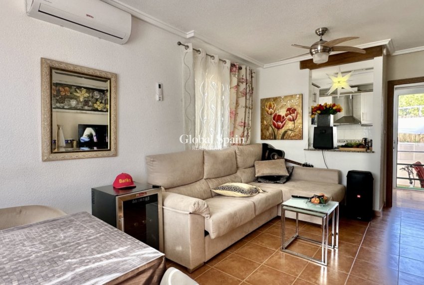 Wederverkoop - Halfvrijstaand -
ORIHUELA COSTA - LOS BALCONES - LOS ALTOS