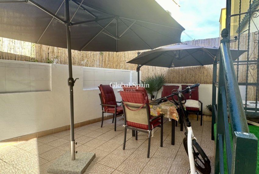 Wederverkoop - Halfvrijstaand -
ORIHUELA COSTA - LOS BALCONES - LOS ALTOS