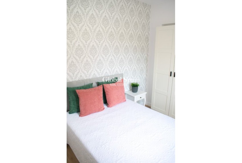 Wederverkoop - Halfvrijstaand -
ORIHUELA COSTA - Punta Prima