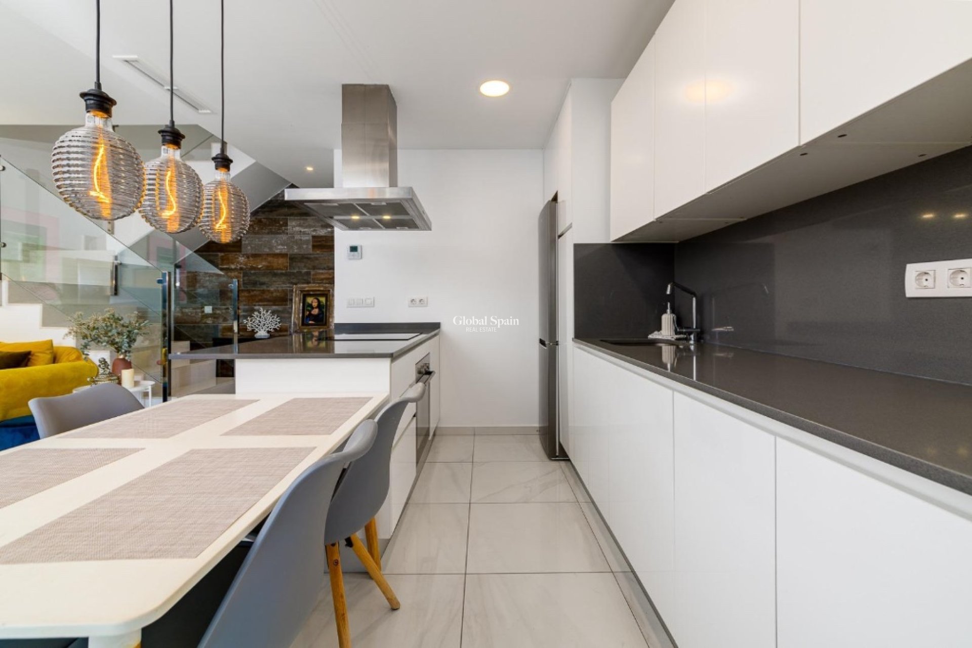 Wederverkoop - Halfvrijstaand -
ORIHUELA COSTA - VILLAMARTÍN