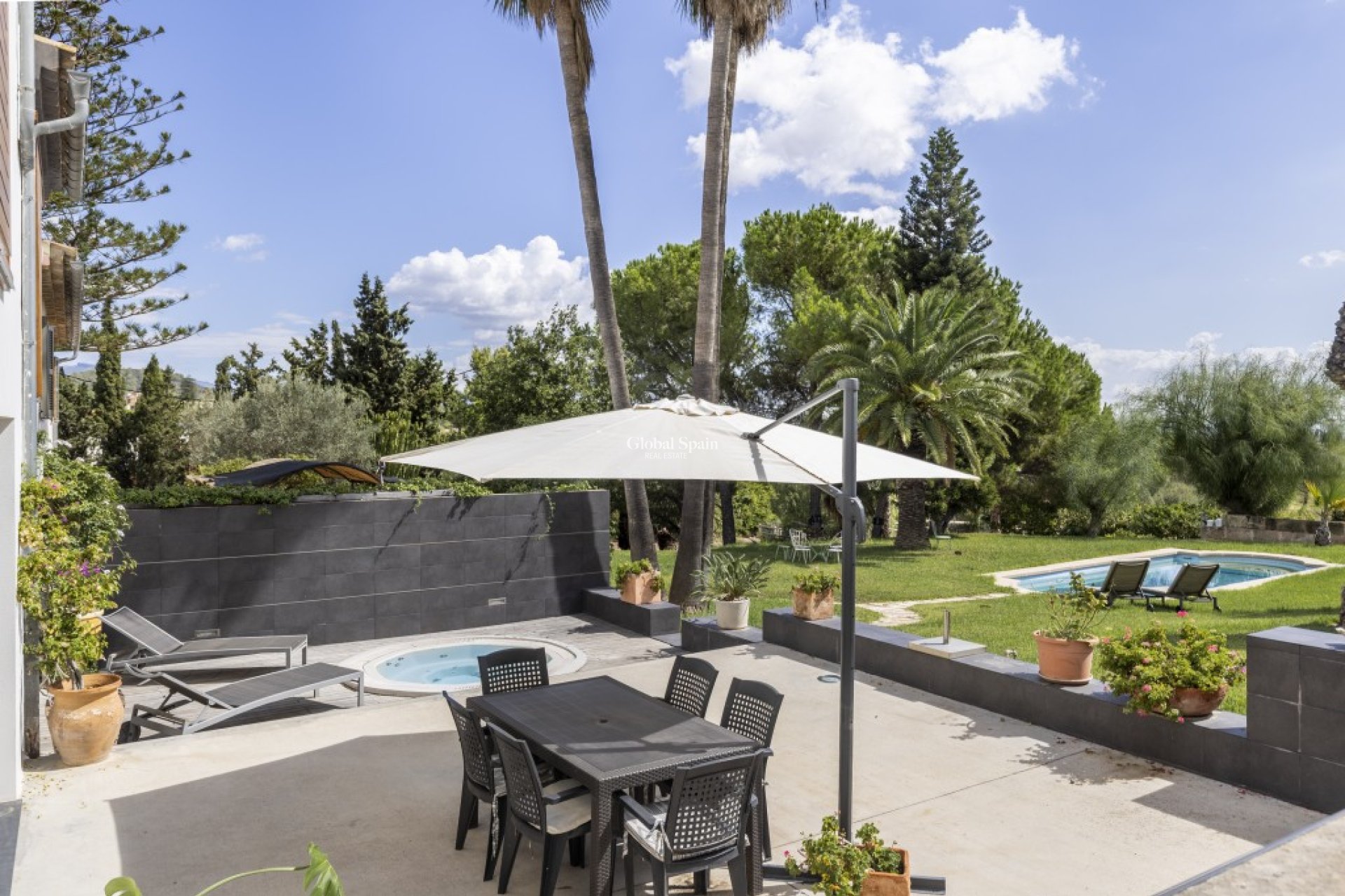 Wederverkoop - Halfvrijstaand -
Palma de Mallorca - Establiments