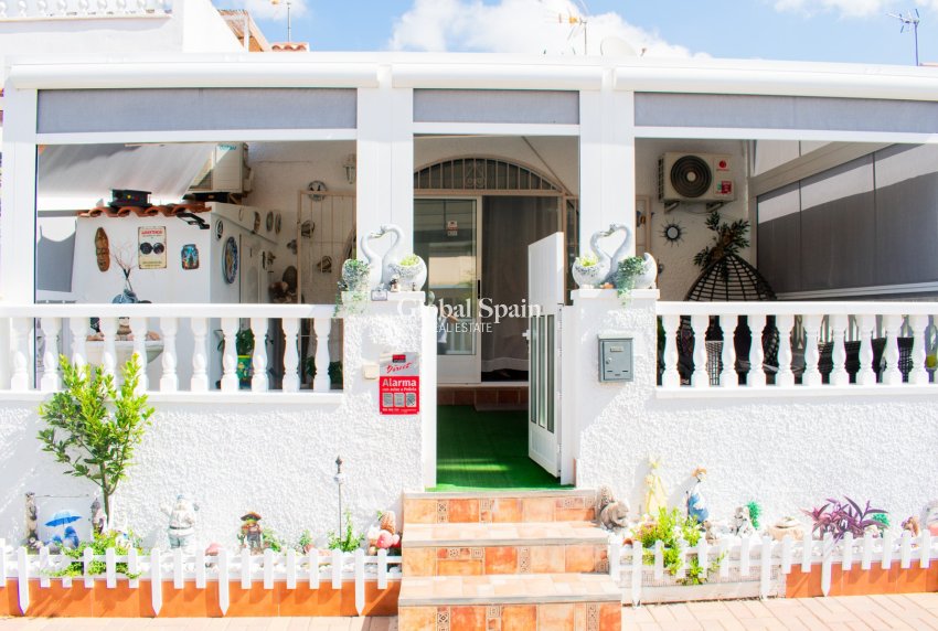 Wederverkoop - Halfvrijstaand -
TORREVIEJA - La Siesta - El Salado - Torreta