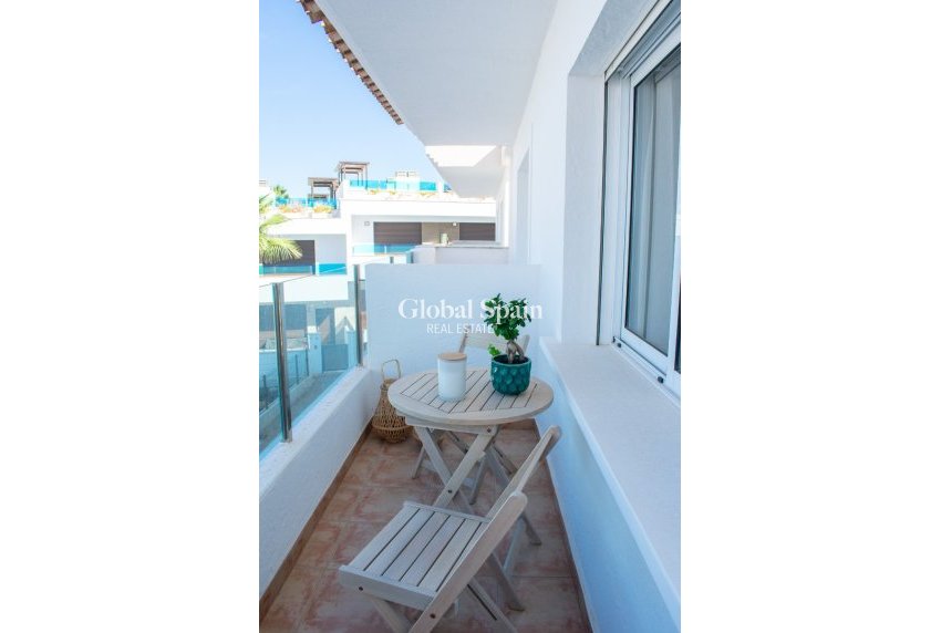 Wederverkoop - Halfvrijstaand -
TORREVIEJA - LOS BALCONES - LOS ALTOS