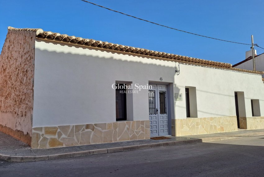 Wederverkoop - Herenhuis -
Canada Del Trigo