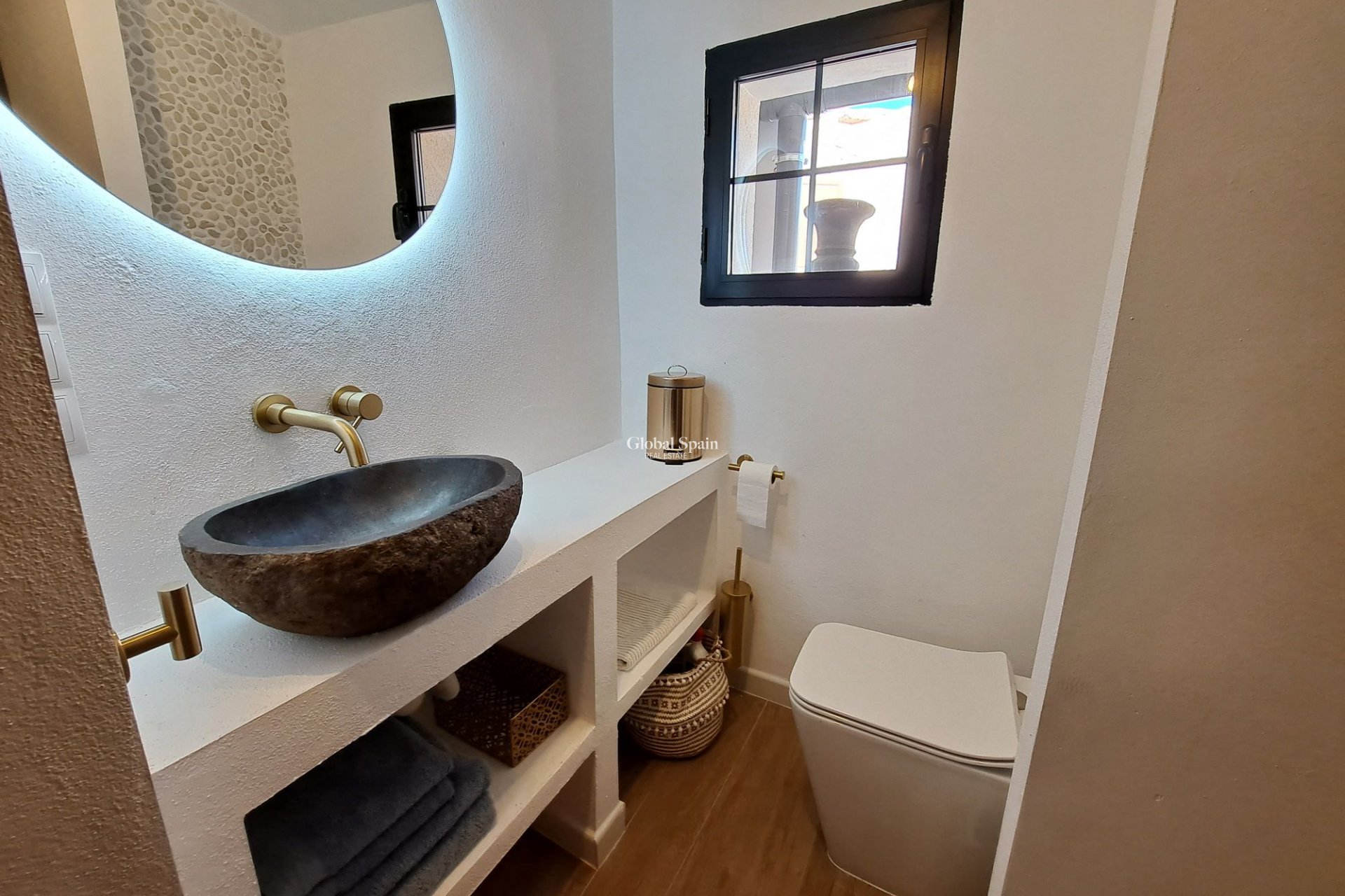 Wederverkoop - Herenhuis -
Canada Del Trigo