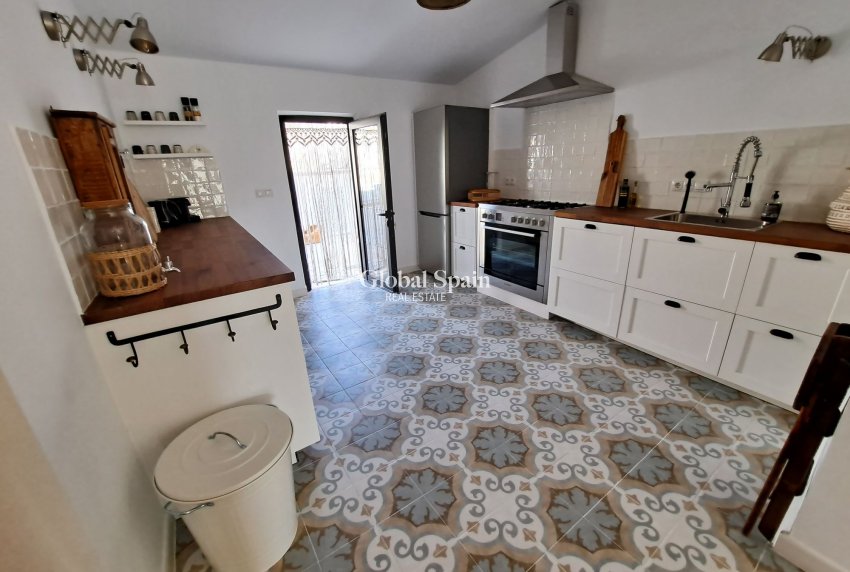 Wederverkoop - Herenhuis -
Canada Del Trigo