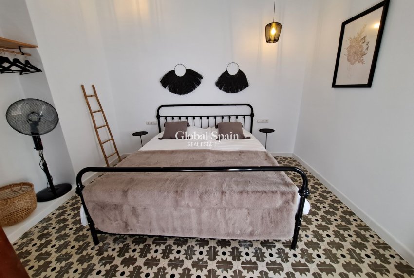 Wederverkoop - Herenhuis -
Canada Del Trigo