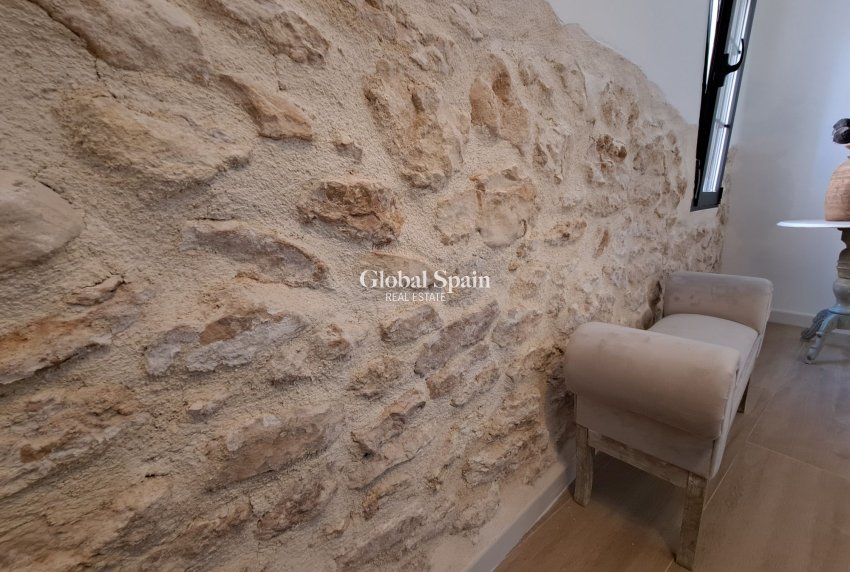 Wederverkoop - Herenhuis -
Canada Del Trigo