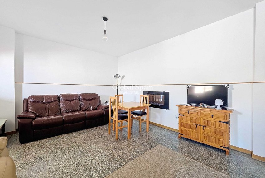 Wederverkoop - Herenhuis -
Pinoso