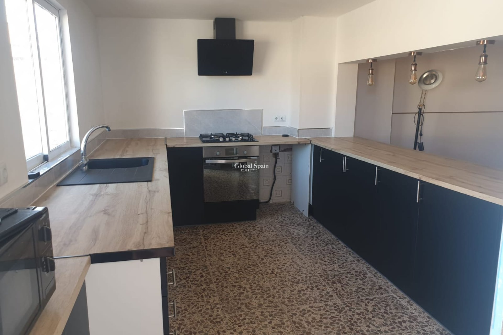 Wederverkoop - Herenhuis -
Pinoso