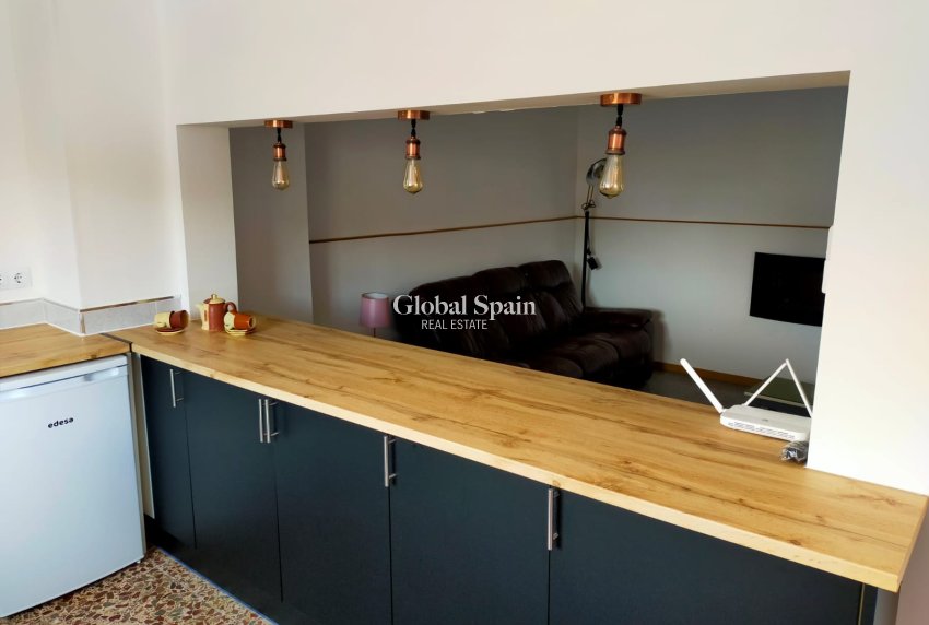 Wederverkoop - Herenhuis -
Pinoso