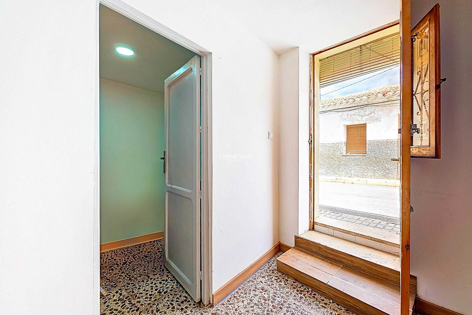 Wederverkoop - Herenhuis -
Pinoso