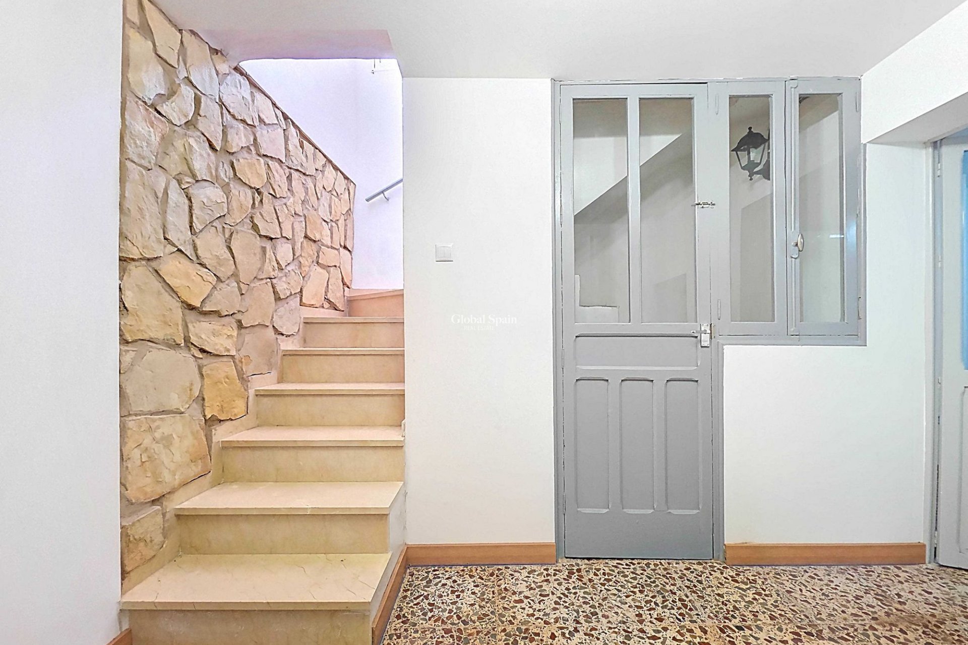 Wederverkoop - Herenhuis -
Pinoso